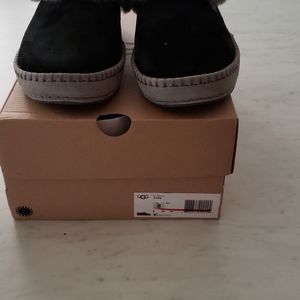UGG "Wrin" NWT Size 8